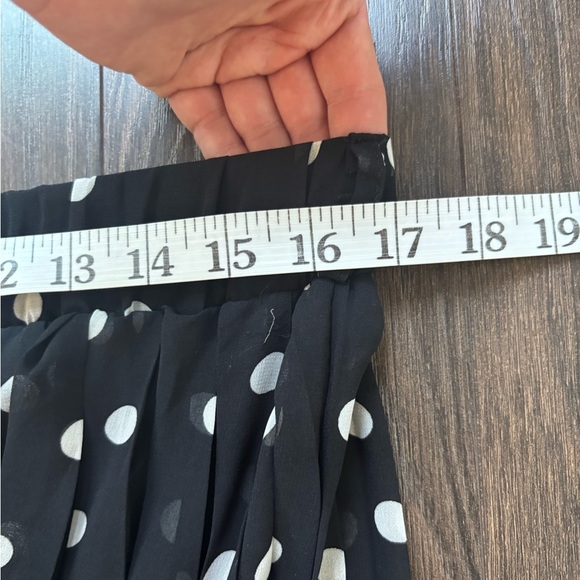 QED LONDON Black and White Polka Dot Midi Pleated Skirt - Picture 13 of 15